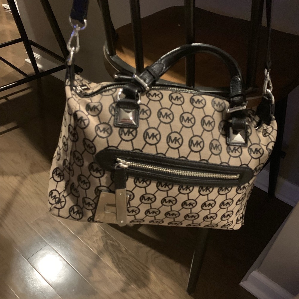 Like new Michael Kors Purse